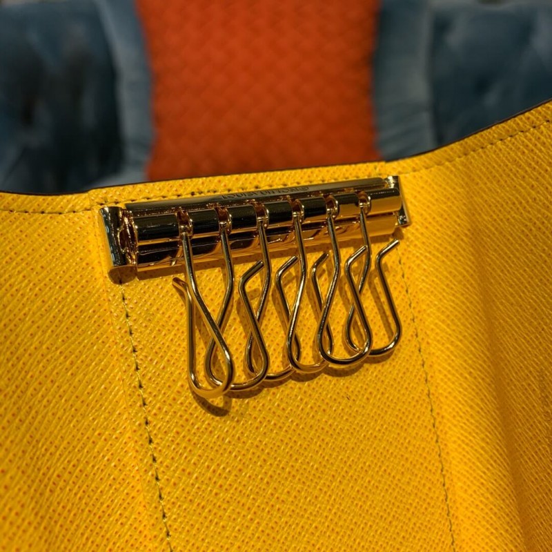 Louis Vuitton Monogram Canvas 6 Key Holder M60701