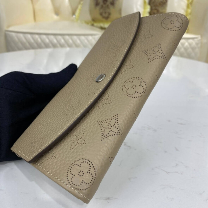 Louis Vuitton Mahina Leather Iris Wallet M60143