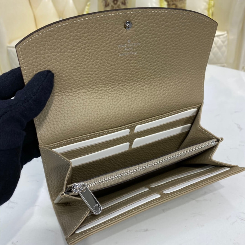 Louis Vuitton Mahina Leather Iris Wallet M60143