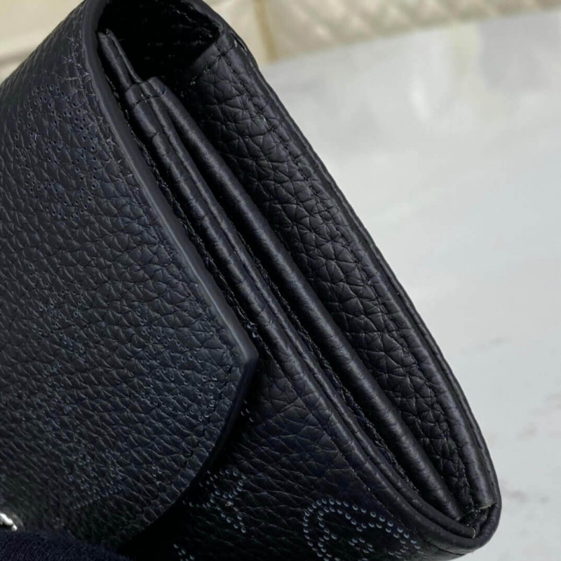 Louis Vuitton Mahina Leather Iris Wallet M60143