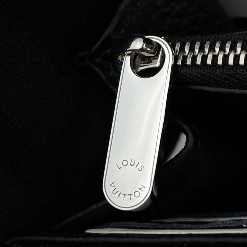 Louis Vuitton Mahina Leather Iris Wallet M60143