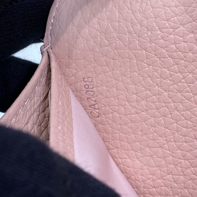 Louis Vuitton Mahina Leather Iris Wallet M60143