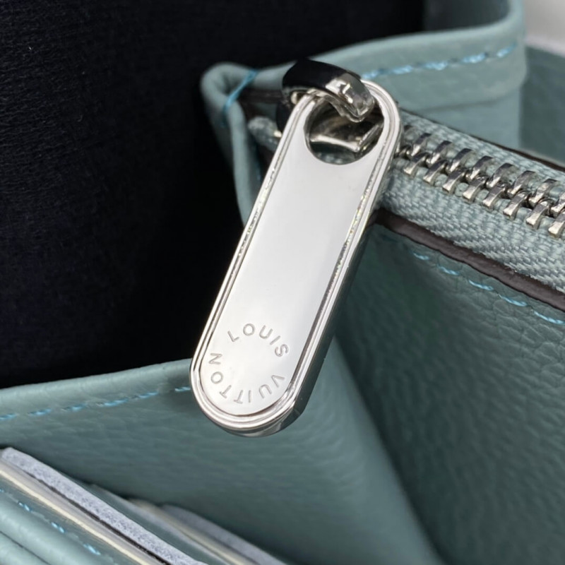 Louis Vuitton Mahina Leather Iris Wallet M60143