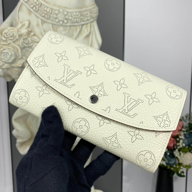 Louis Vuitton Mahina Leather Iris Wallet M60143