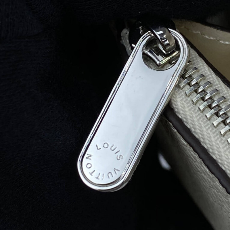 Louis Vuitton Mahina Leather Anae Coin Purse M64050