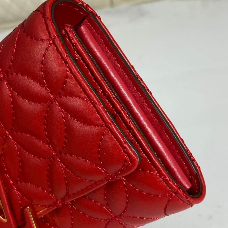 Louis Vuitton Capucines Wallet M68590