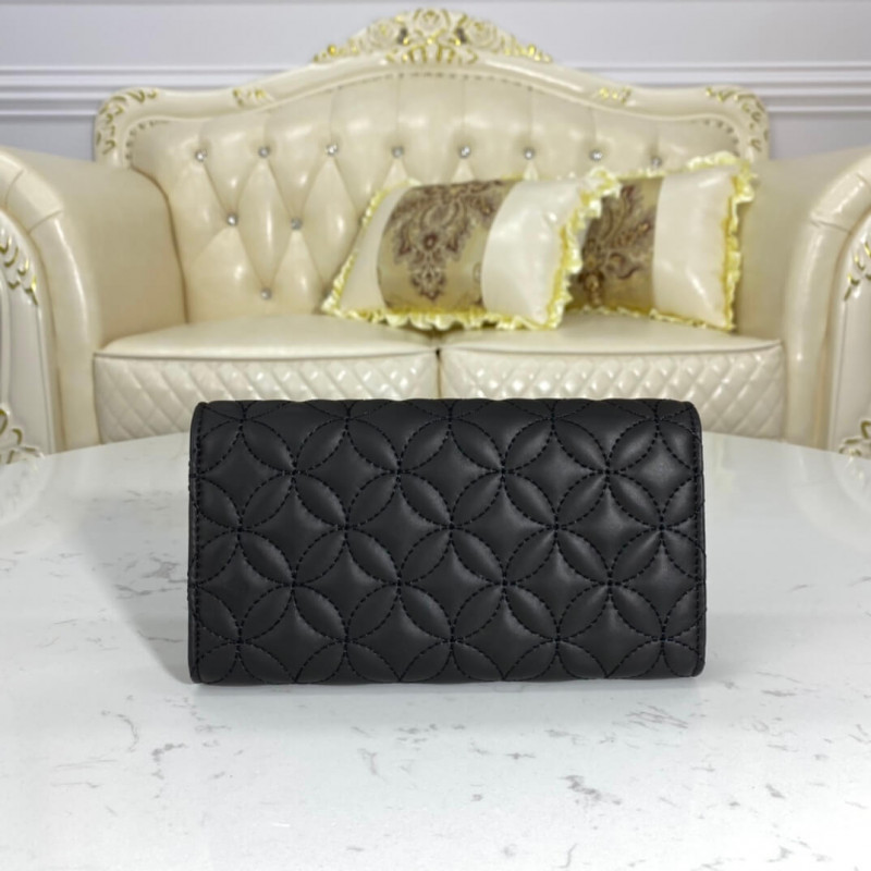 Louis Vuitton Capucines Wallet M68590