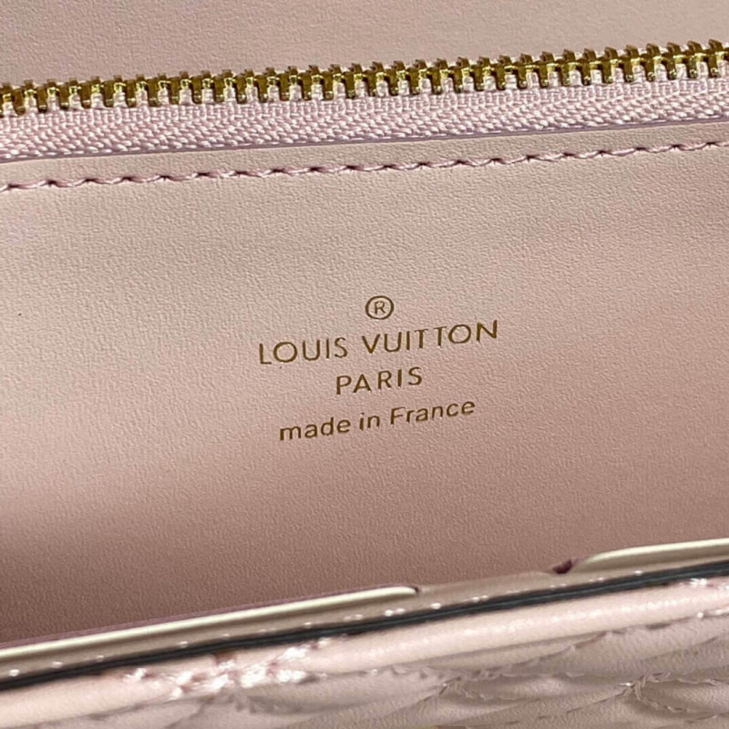 Louis Vuitton Capucines Wallet M68590