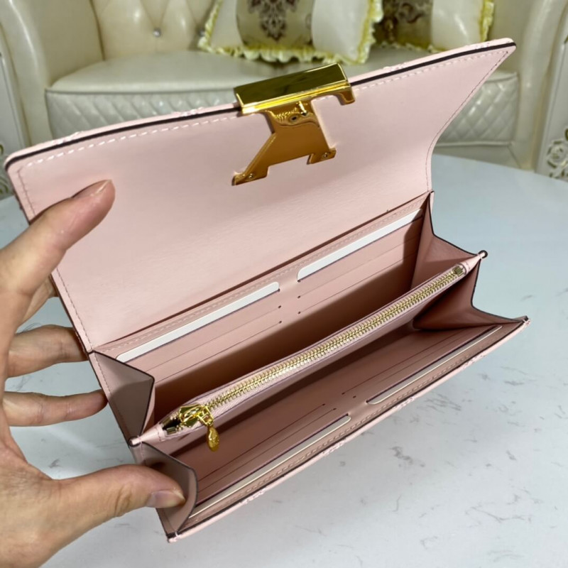 Louis Vuitton Capucines Wallet M68590