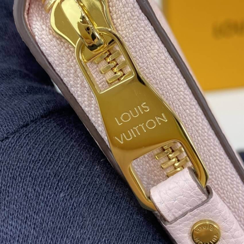 Louis Vuitton Zippy Wallet M80402