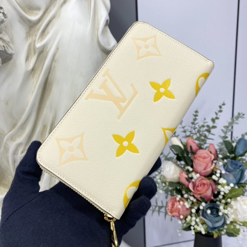 Louis Vuitton Zippy Wallet M80402