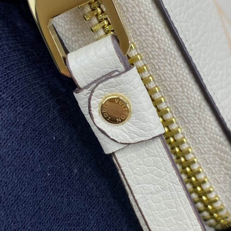 Louis Vuitton Zippy Wallet M80402