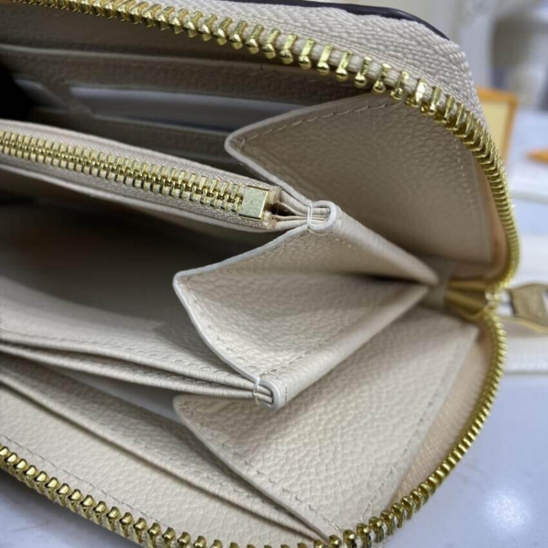 Louis Vuitton Zippy Wallet M80402