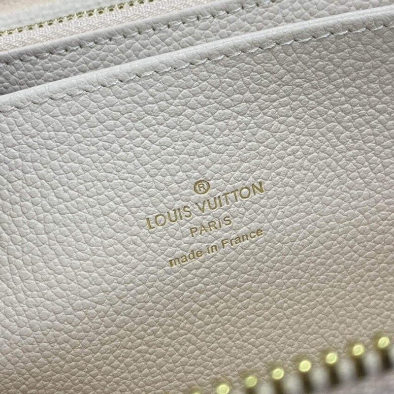 Louis Vuitton Zippy Wallet M80402