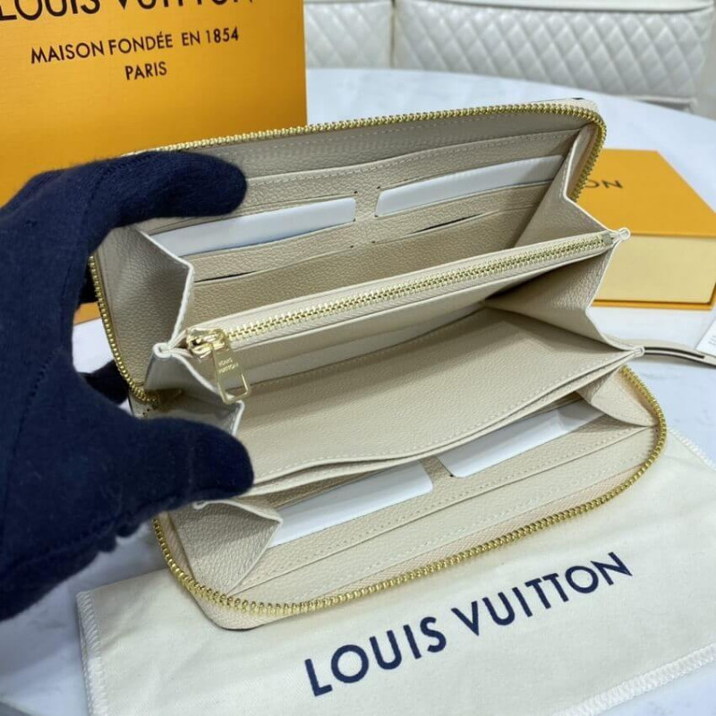 Louis Vuitton Zippy Wallet M80402