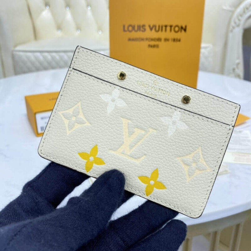 Louis Vuitton Card Holder M80401