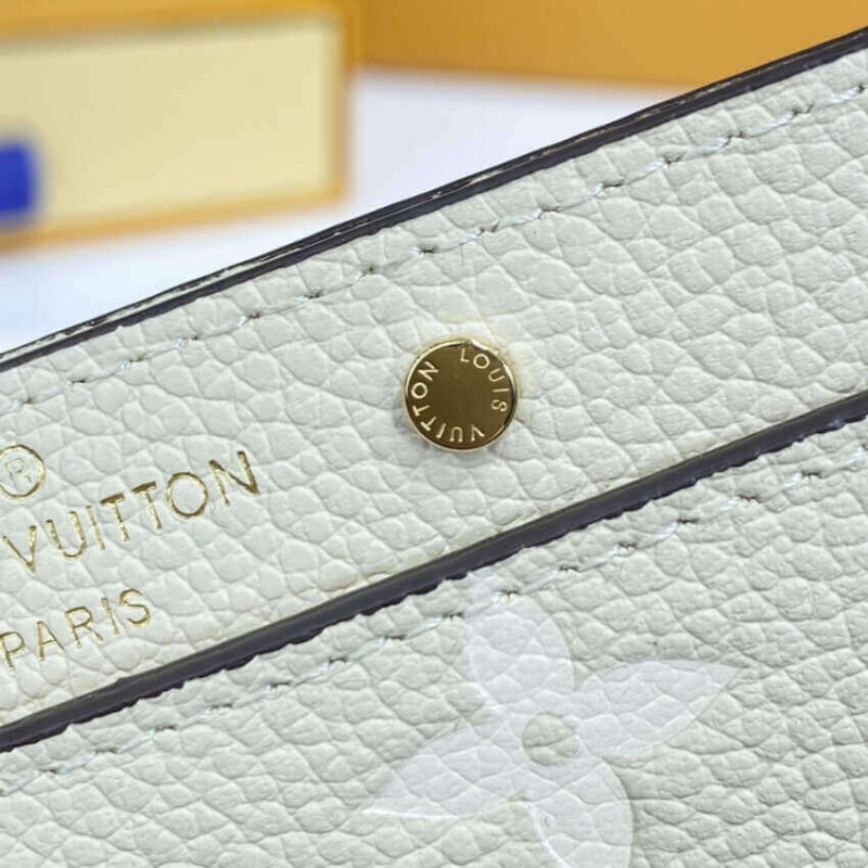 Louis Vuitton Card Holder M80401
