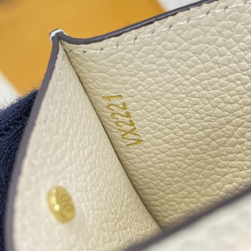 Louis Vuitton Card Holder M80401