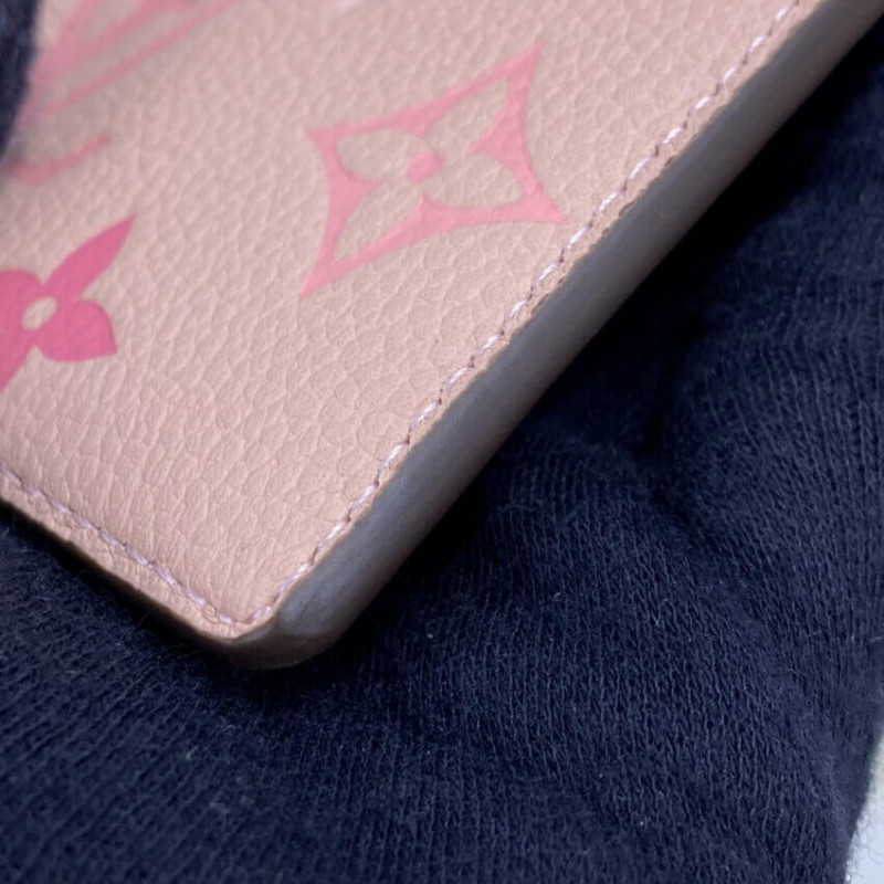 Louis Vuitton Card Holder M80401