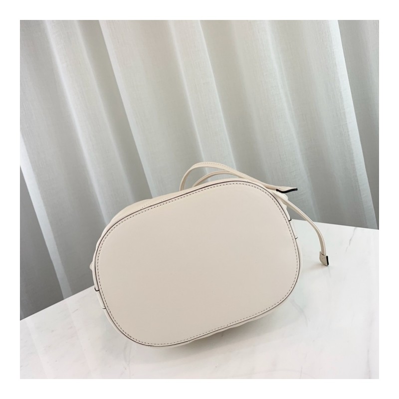 Gucci GG Marmont Quilted Leather Bucket Bag 476674