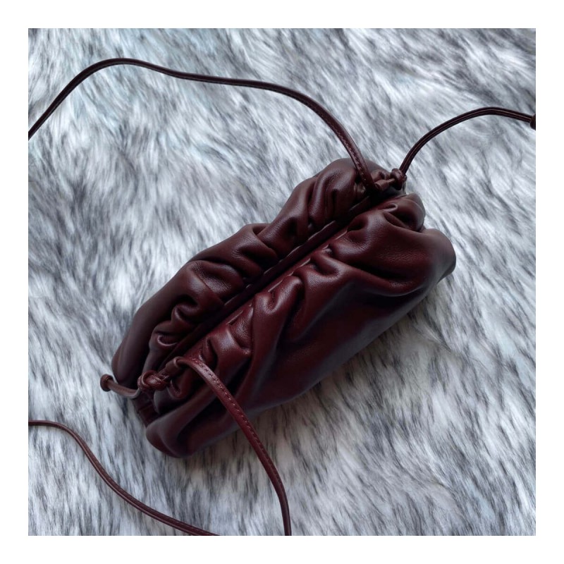 Bottega Veneta The Pouch 20 in Butter Calf Leather 570927