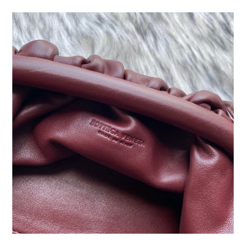 Bottega Veneta The Pouch 20 in Butter Calf Leather 570927