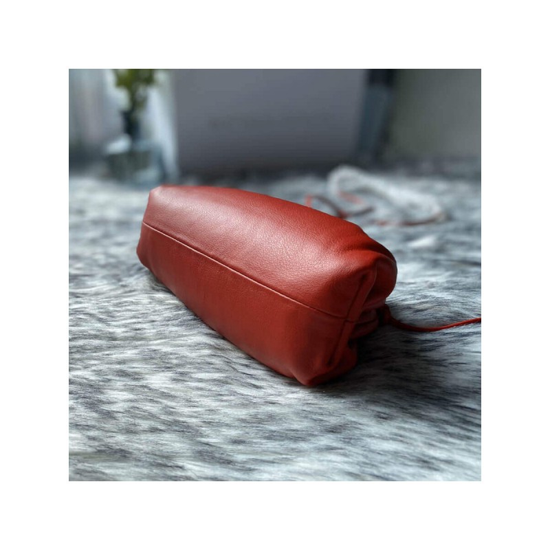 Bottega Veneta The Pouch 20 in Butter Calf Leather 570927