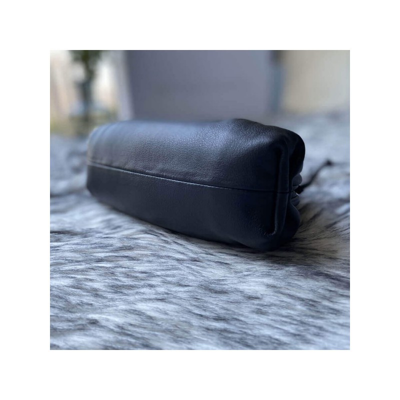 Bottega Veneta The Pouch 20 in Butter Calf Leather 570927