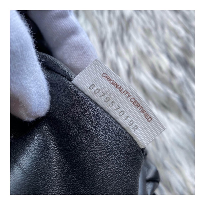 Bottega Veneta The Pouch 20 in Butter Calf Leather 570927