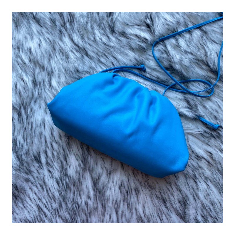 Bottega Veneta The Pouch 20 in Butter Calf Leather 570927