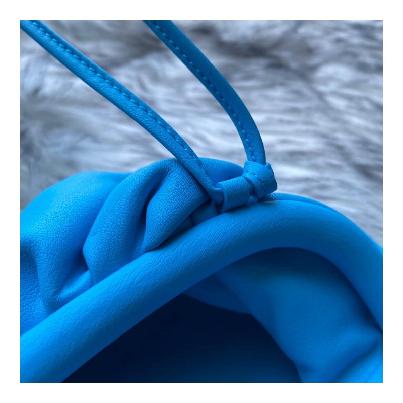 Bottega Veneta The Pouch 20 in Butter Calf Leather 570927