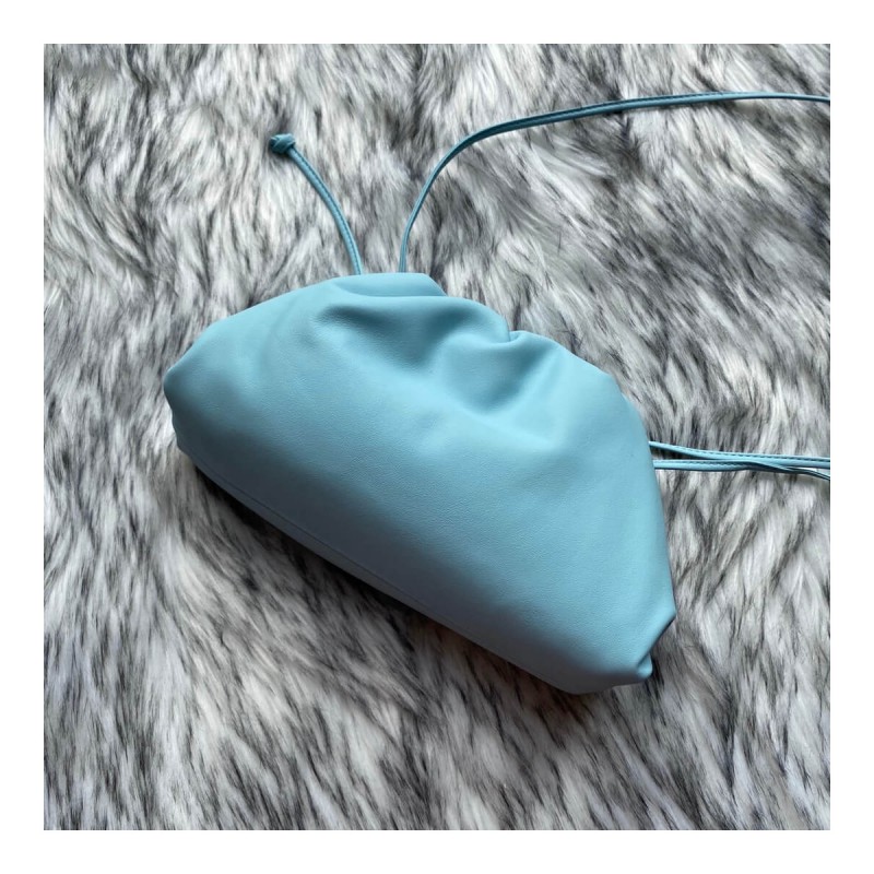 Bottega Veneta The Pouch 20 in Butter Calf Leather 570927