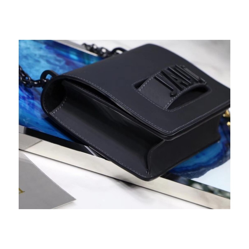 Christian Dior Evolution Ultra-Matte Bag M8000