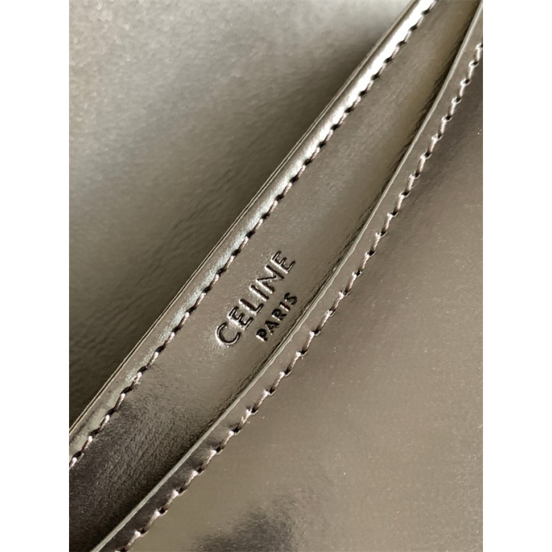 Celine Teen Chain Besace Triomphe in shiny calfskin Black/Black