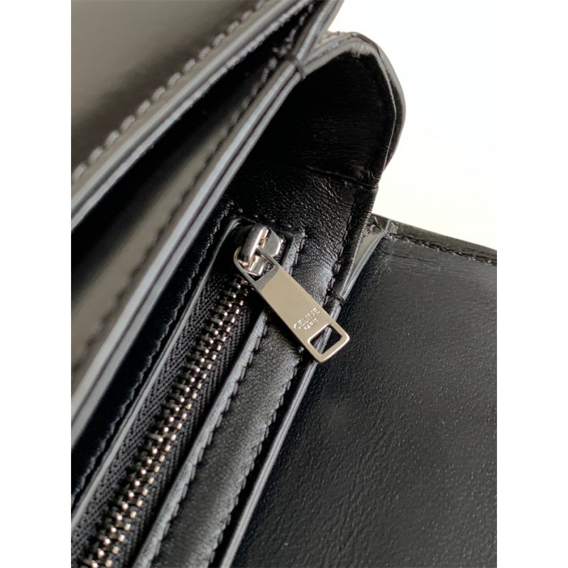 Celine Teen Chain Besace Triomphe in shiny calfskin Black/Black