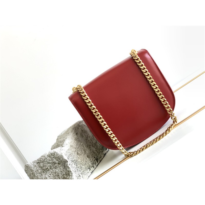 Celine Teen Chain Besace Triomphe in shiny calfskin Carmin