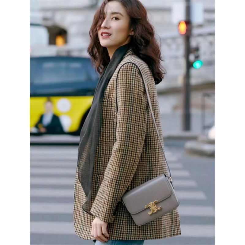 Celine Classique Triomphe Bag in Natural Calfskin Pebble-187363BF4.10Bl