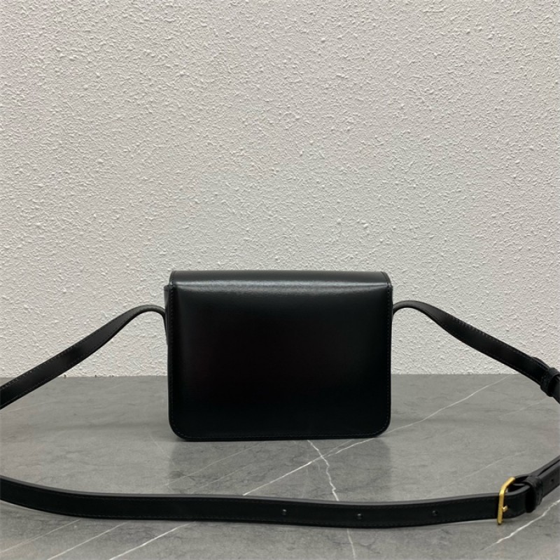 Celine Classique Cuie Triomphe Bag in Natural Calfskin Black-199223BF4.02TR