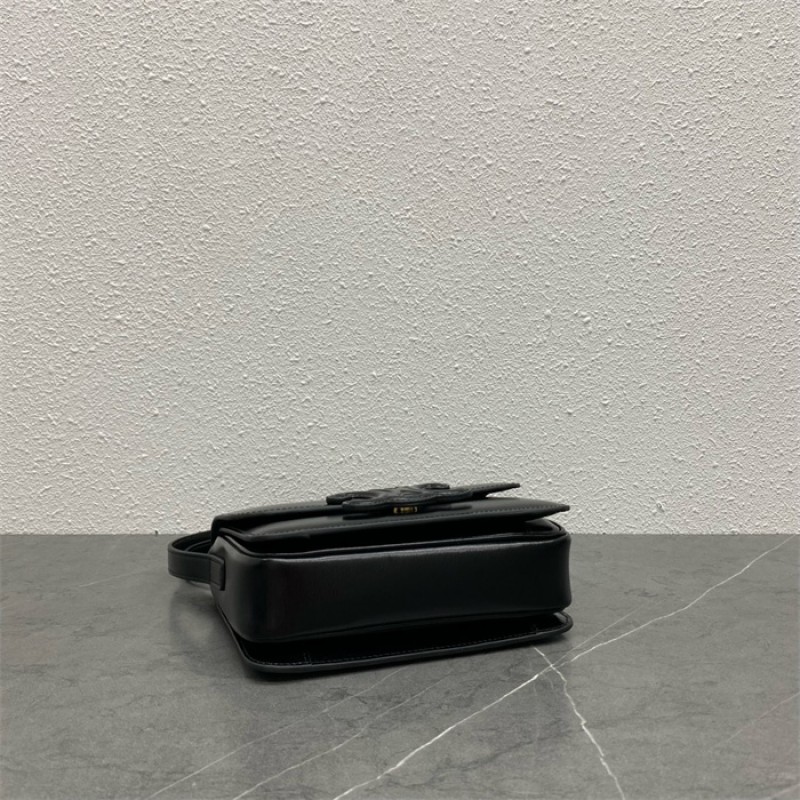 Celine Classique Cuie Triomphe Bag in Natural Calfskin Black-199223BF4.02TR