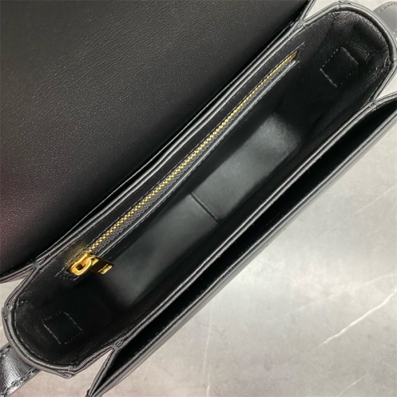 Celine Classique Cuie Triomphe Bag in Natural Calfskin Black-199223BF4.02TR