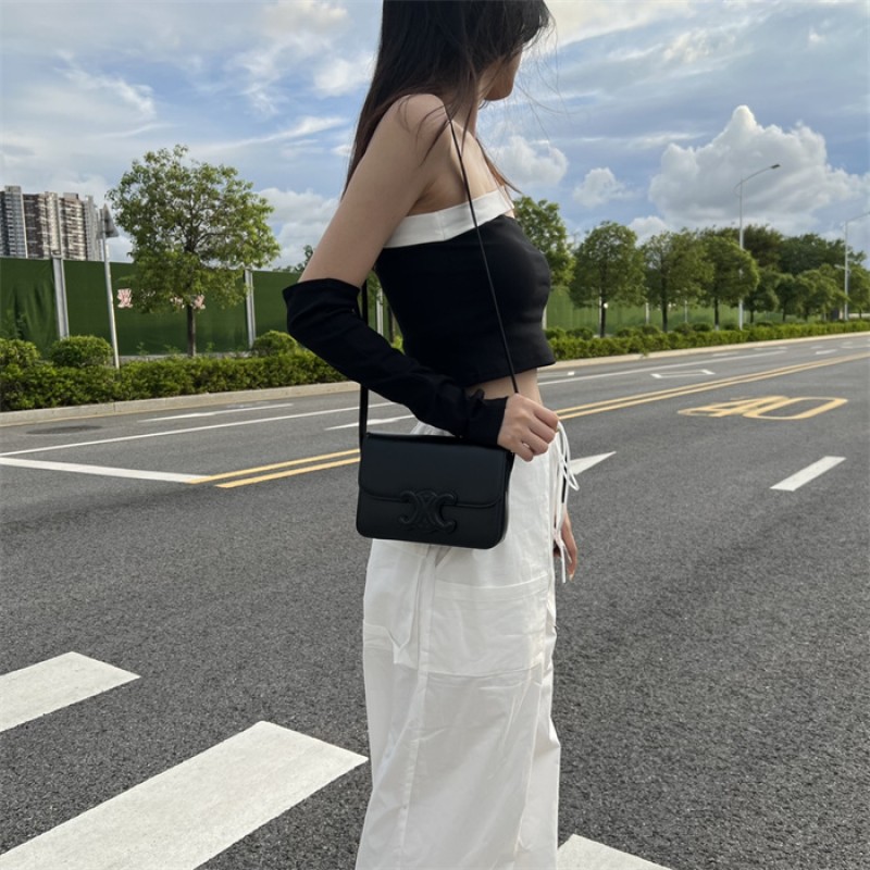 Celine Classique Cuie Triomphe Bag in Natural Calfskin Black-199223BF4.02TR