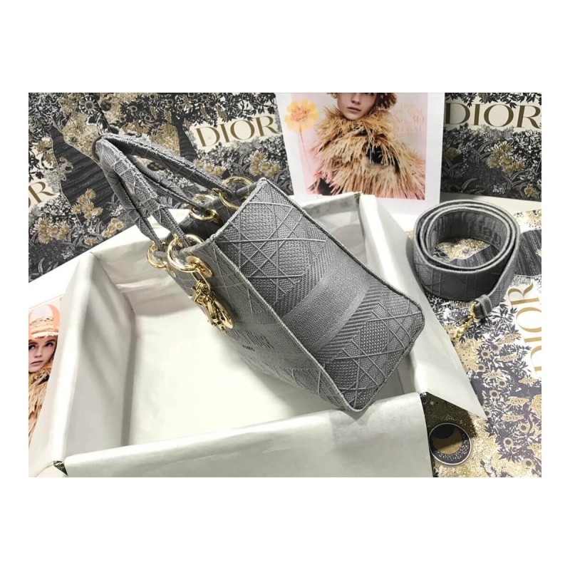 Dior Medium Lady D-Lite Cannage Embroidery M0565