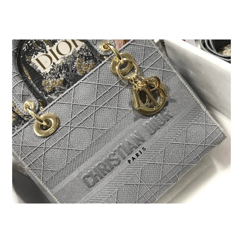 Dior Medium Lady D-Lite Cannage Embroidery M0565