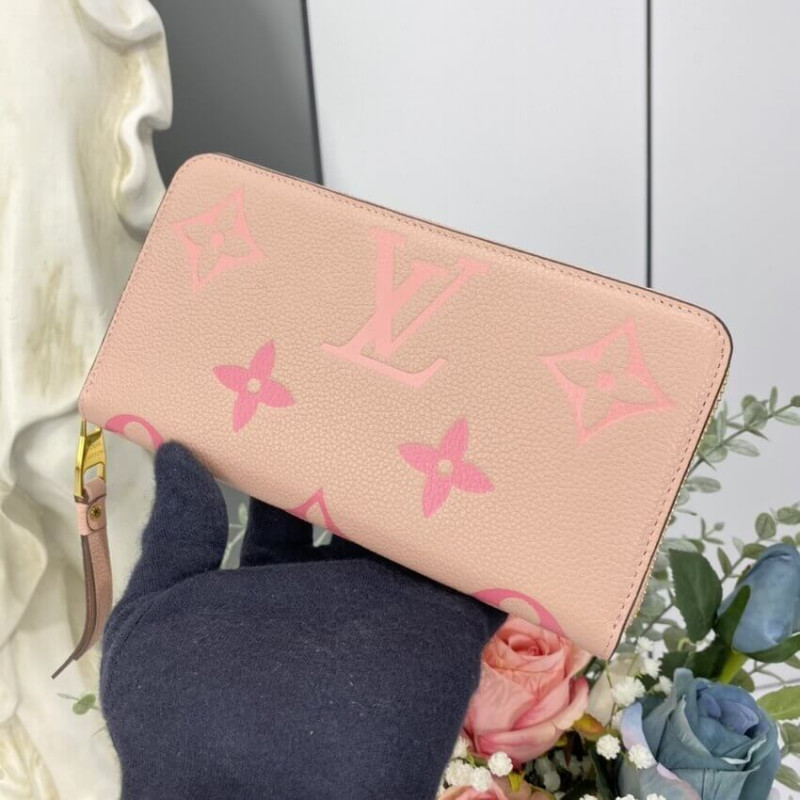 Louis Vuitton Zippy Wallet M80402