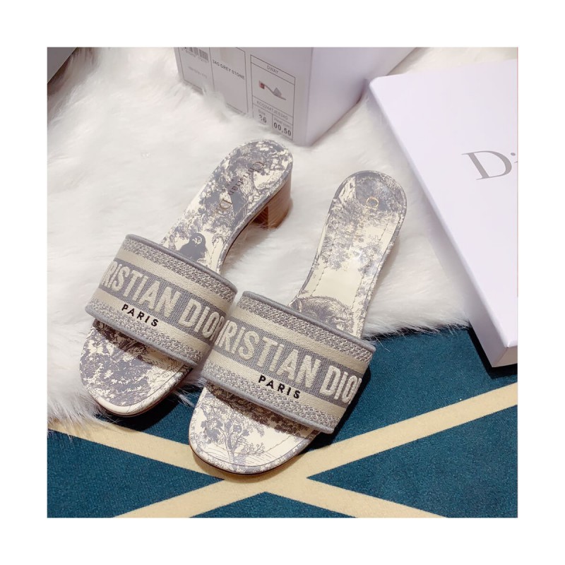 Dior Dway Heeled Slide In Embroidered Cotton KCQ244