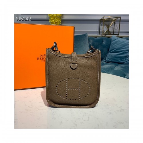 Hermes Evelyne III TPM Bag 20cm in Taurillon Clemence