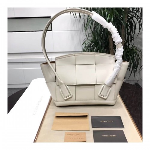 Bottega Veneta Small Arco In Smooth Weave 575943