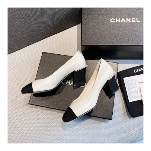 Chanel Pearl Embellished Pumps 32127