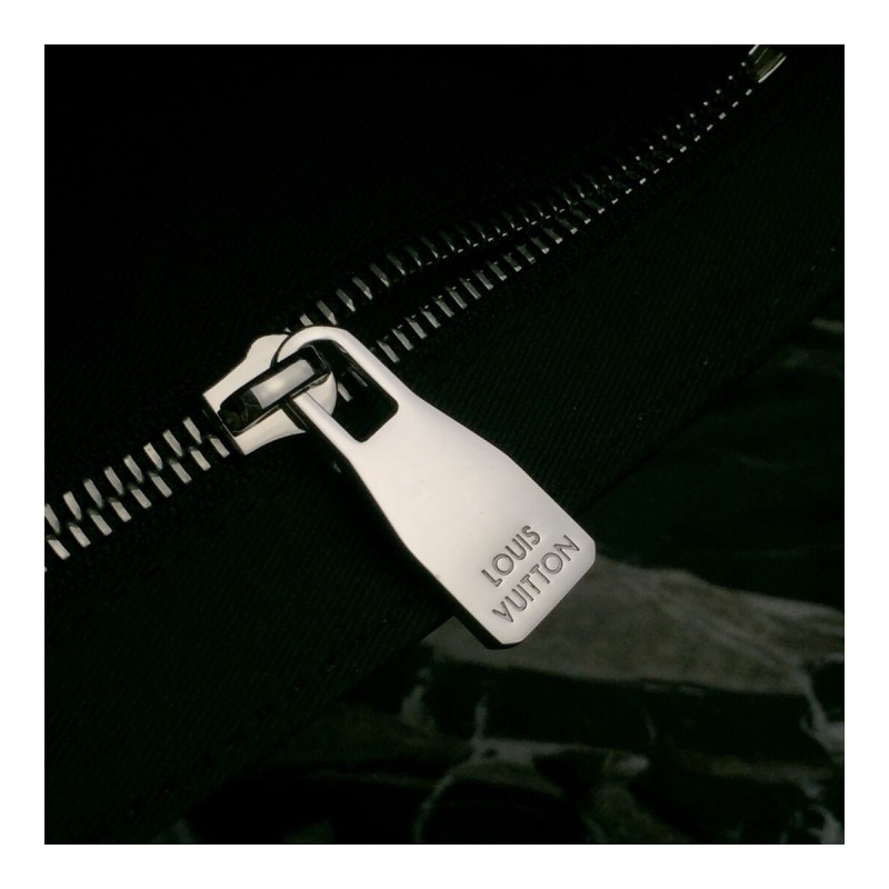 Louis Vuitton Taiga Leather Ardoise Roman PM M30619