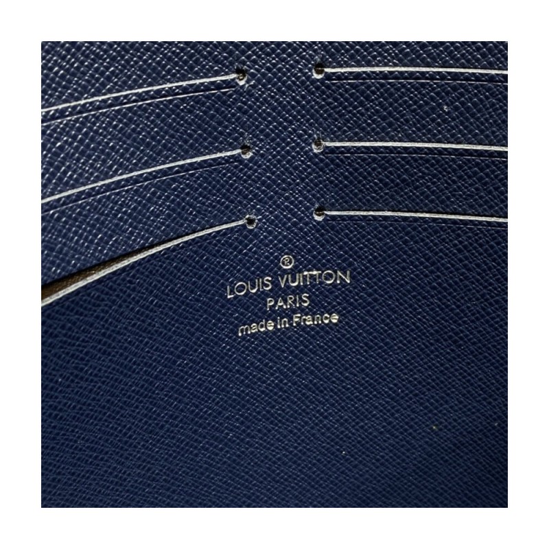 Louis Vuitton Taiga leather Pochette Voyage MM M30547